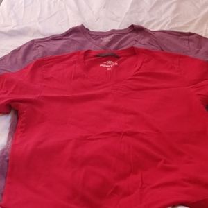2 woman v-kneck shirts. Red h&m & Marona